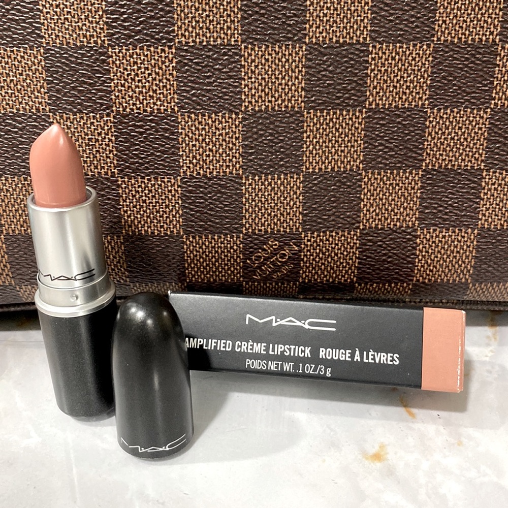 MAC AMPLIFIED CRÈME LIPSTICK